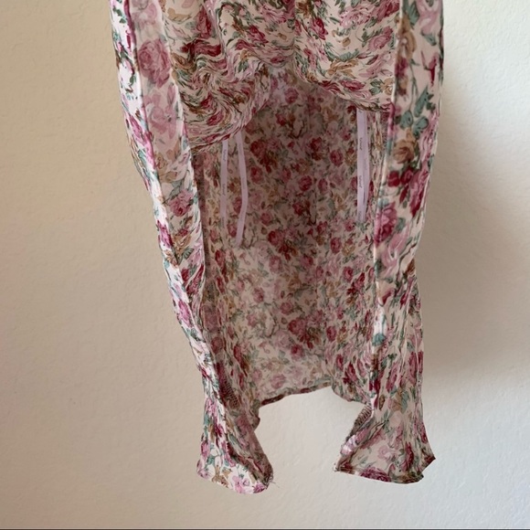 Floral top and Ariat sandals - Picture 8 of 8